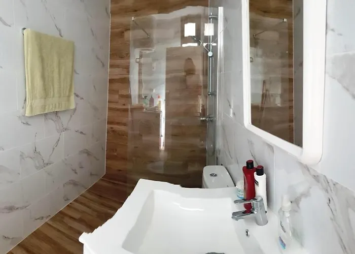 South Tenerife 471 * طوستا ديل سيلونثيو